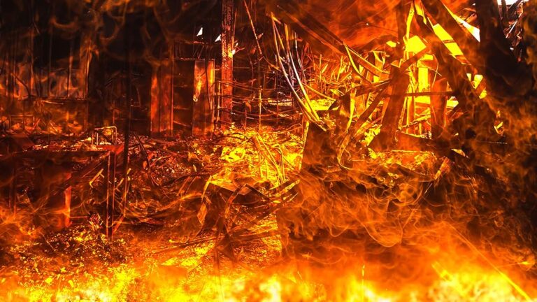 “Malipo ni Hapa hapa duniani” Fire razes down a business empire, as Nairobians celebrate