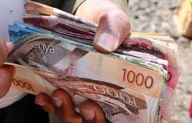 Man recovers Ksh100K bundle intact in the middle of road