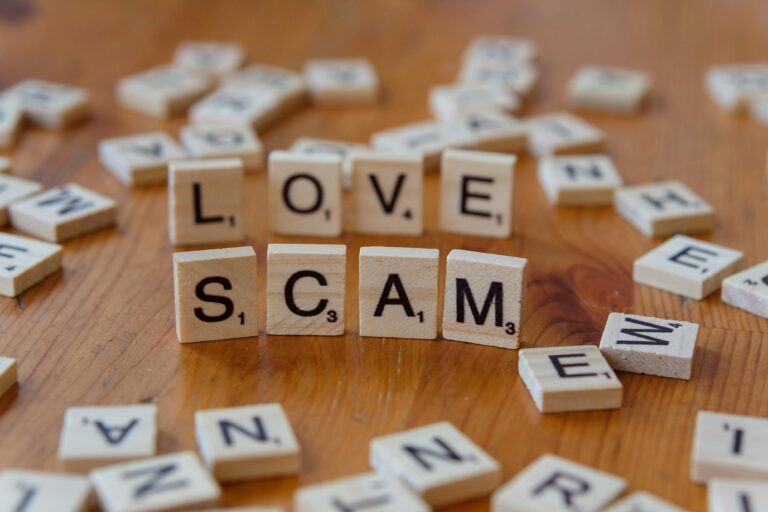 5 signs she is cheating on you and what to do