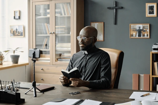 Pastor laughs at fellow pastors who spend days fasting to get more church members and boldly reveals his secret