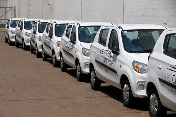 Taxi park erupts after suspected thief swallows stolen cash and begs for water as angry crowd drags him from mobile money kiosk