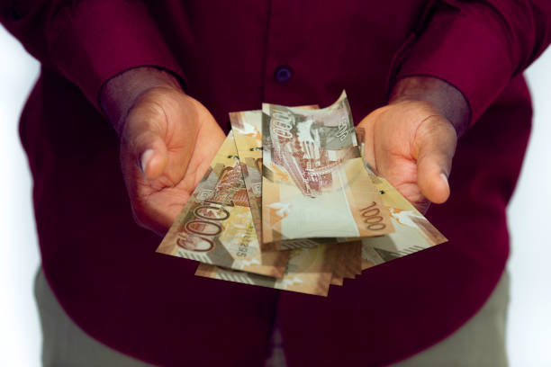 Man Cries in Public as Lost Money Is Returned After Strange Dream Reveals the Culprit