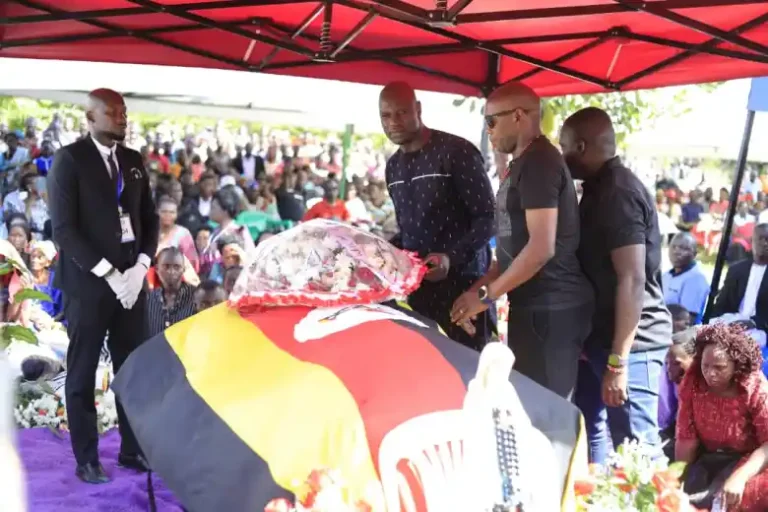 Widow shocks mourners after exposing husband’s hidden life during burial service